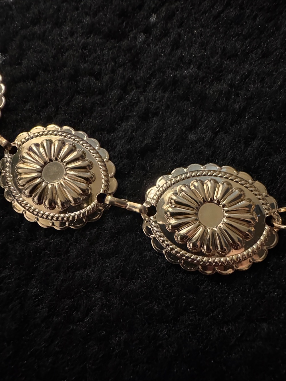 Gold Metallic Concho Chain Belt NEW 🏷️ - Picture 5 of 6